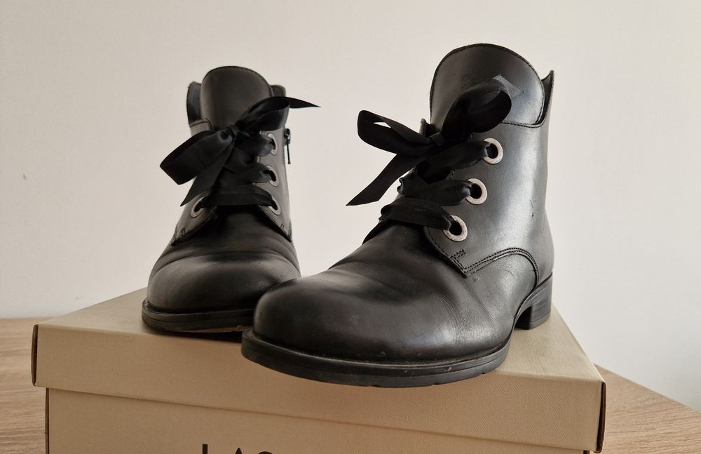 Дамски боти Lasocki