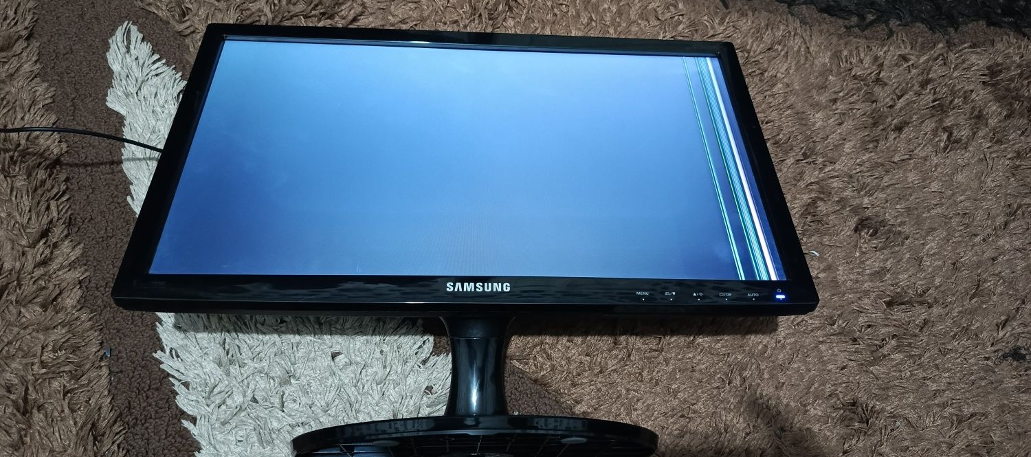 Mониторы LG SAMSUNG 19 для запчасти