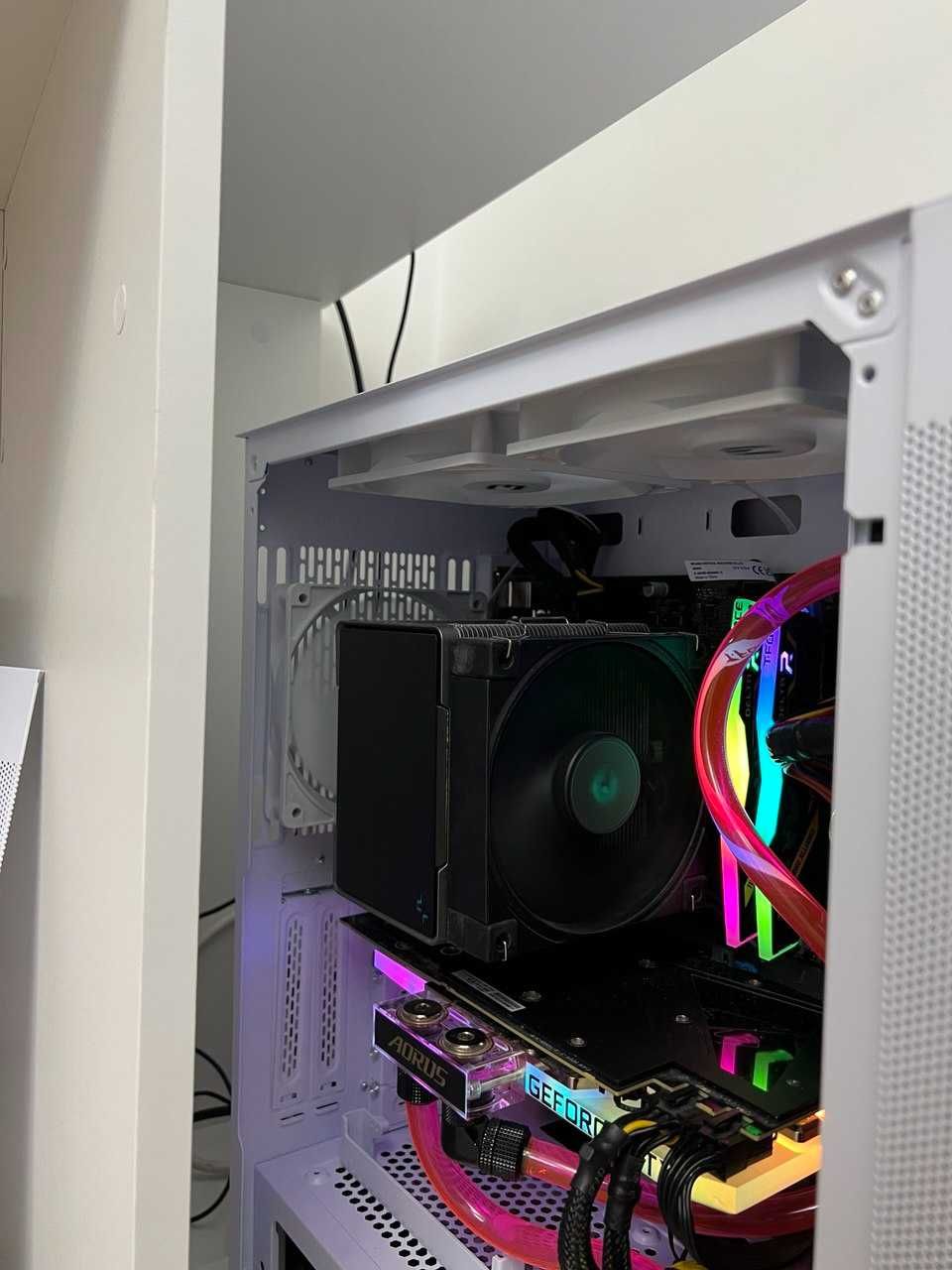 Aorus RTX 3080 Waterforce / i5-10600KF / 32GB RAM / 1.5TB SSD