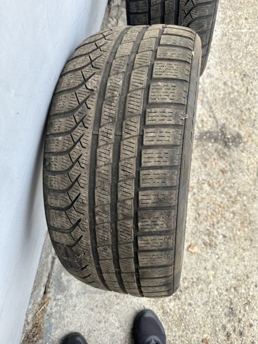 245/40/19 Pirelli PZERO Winter