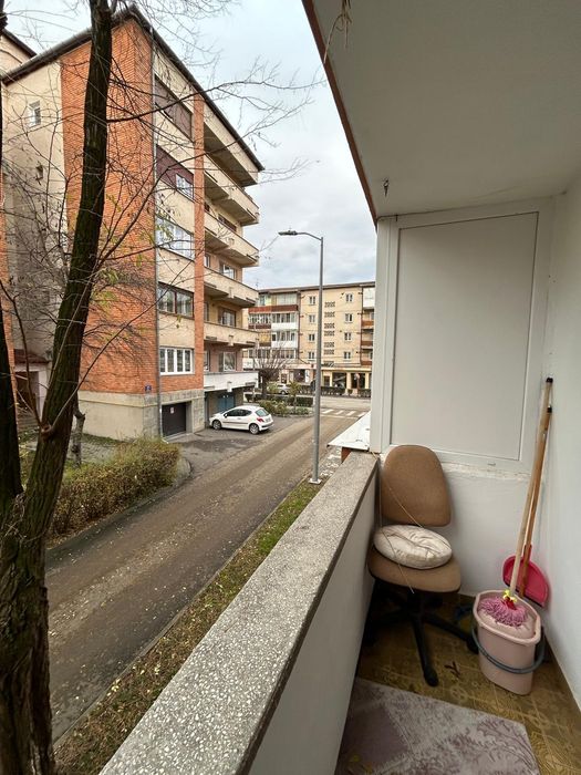 Închiriez apartament cu 2 camere str. CLOȘCA - CETATE