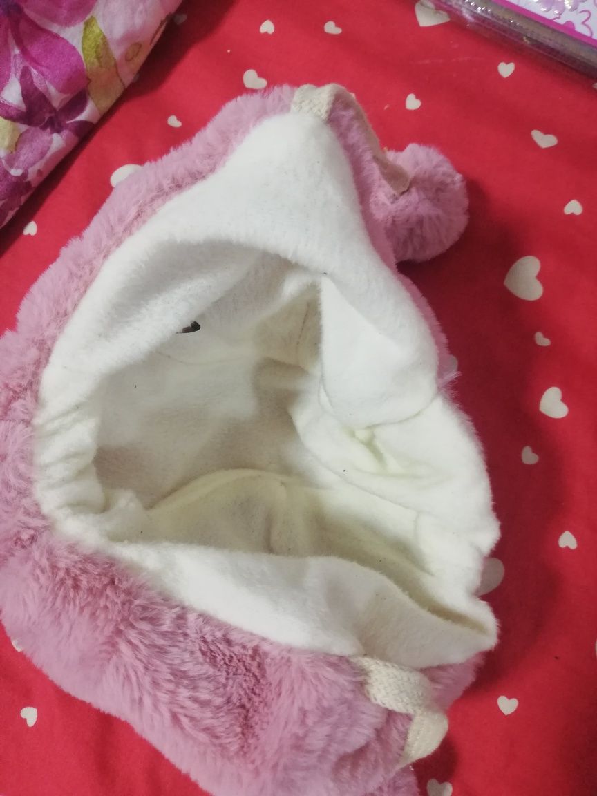 Vând căciulită de bebe