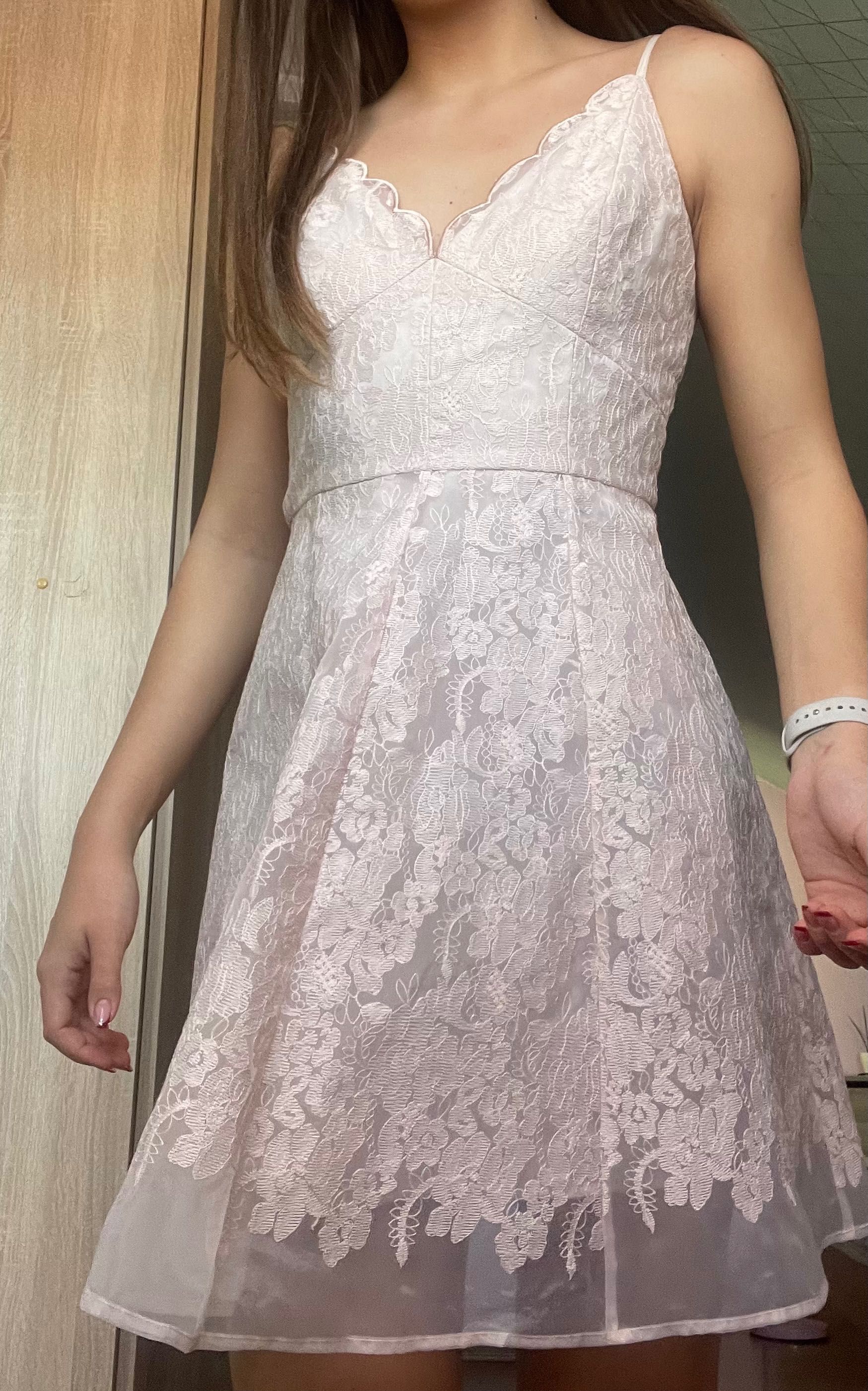 Елегантна светлорозова рокля