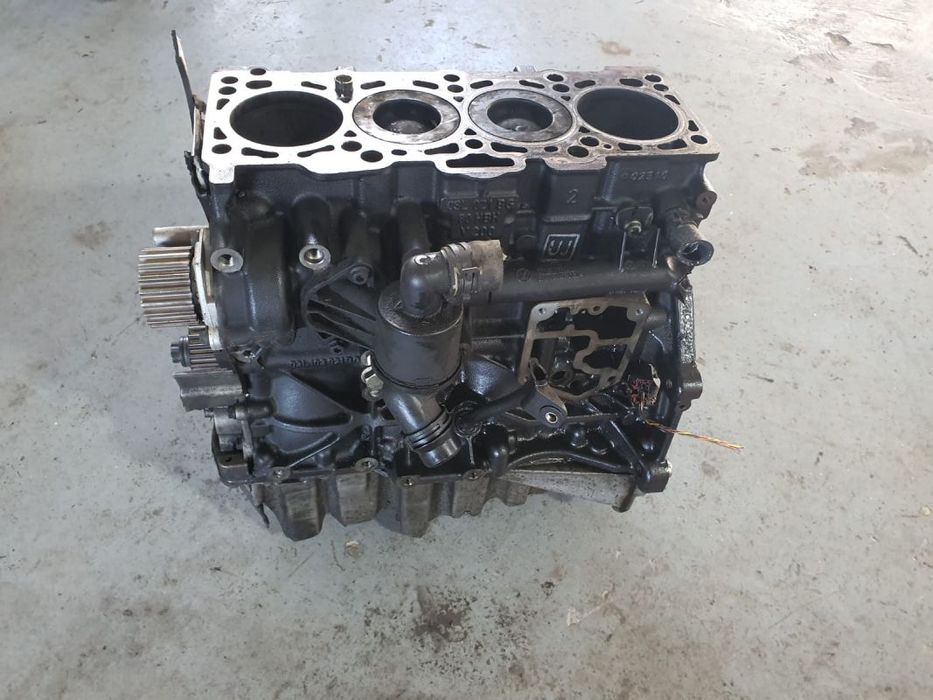 BLOC MOTOR 2.0 CAG AUDI A4 B8  03L021BG  2012