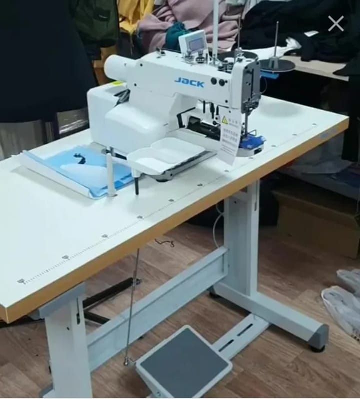 Пуговичная швейная машинка Jack 1377