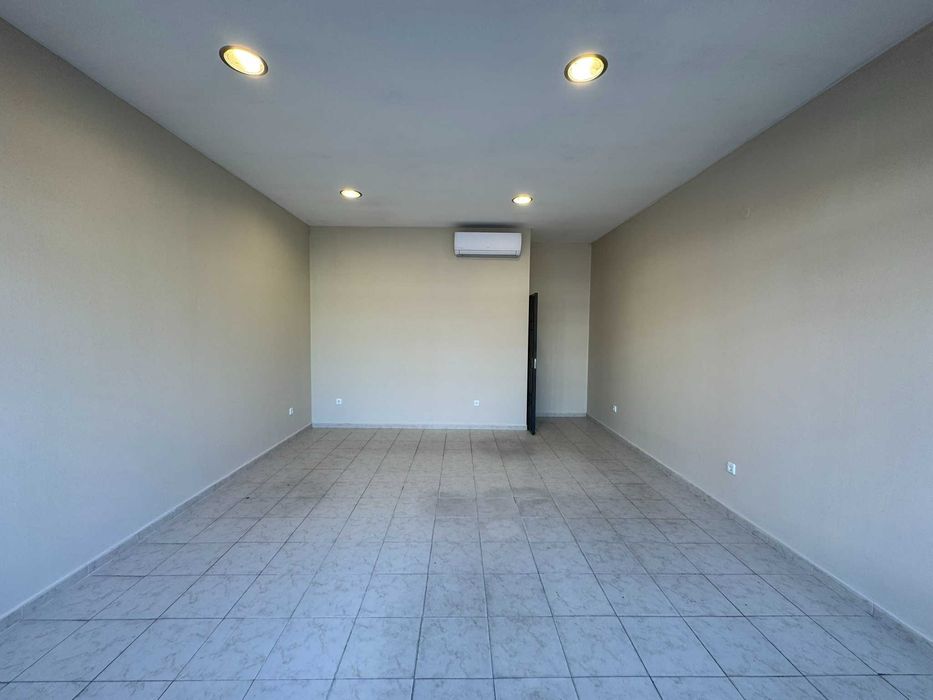 Дава се под наем Магазин в София, Надежда 4 - 40 кв.м за 612 € - Снимка #1