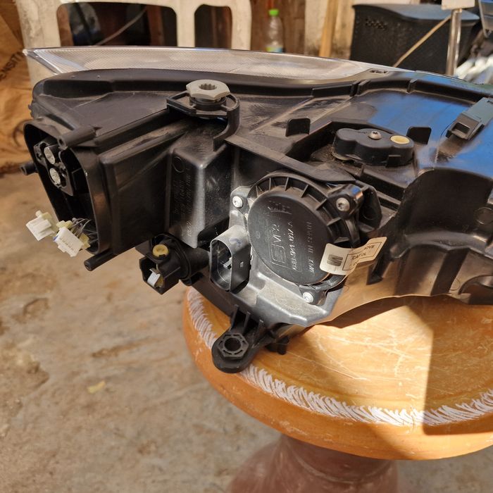 Seat Ibiza 2019 ляв фар