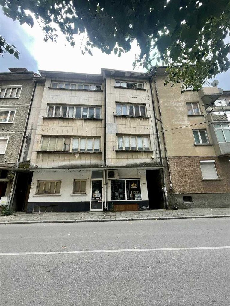 Продава се Тристаен апартамент в Габрово, Център - 120 кв.м за 629 €/кв.м - Снимка #7