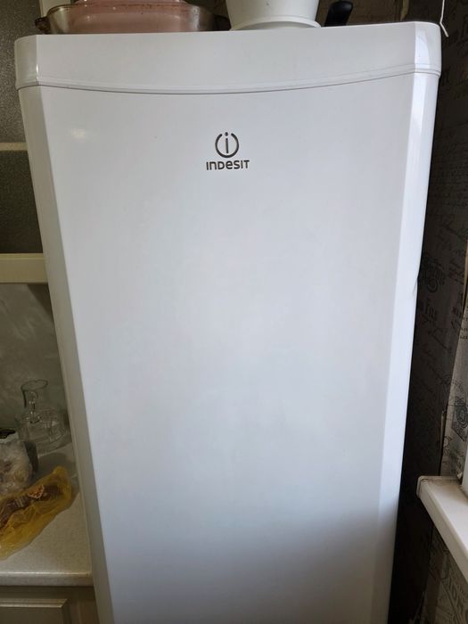 Продам холодильник indesit nba 18