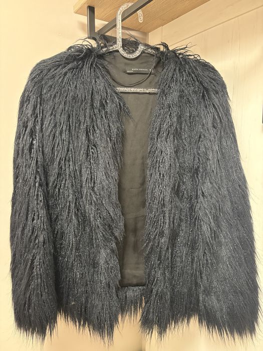 Яке с косъм Zara