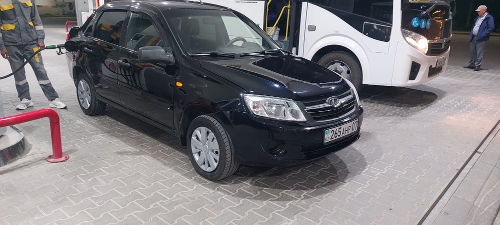 Гранта  Акпп  отличное состояние