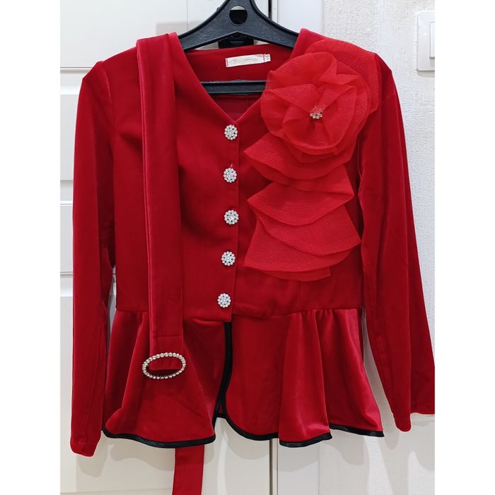 Продам красивую женскую блузку