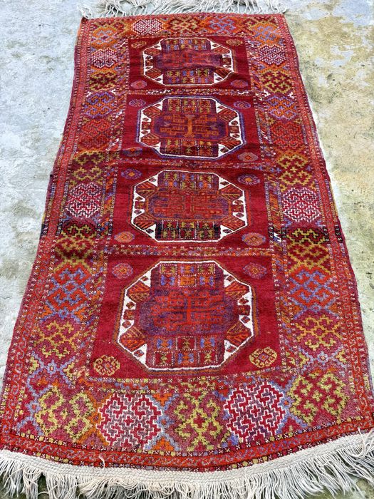 Ръчно Тъкан Оригинален Персийски Вълнен Килим