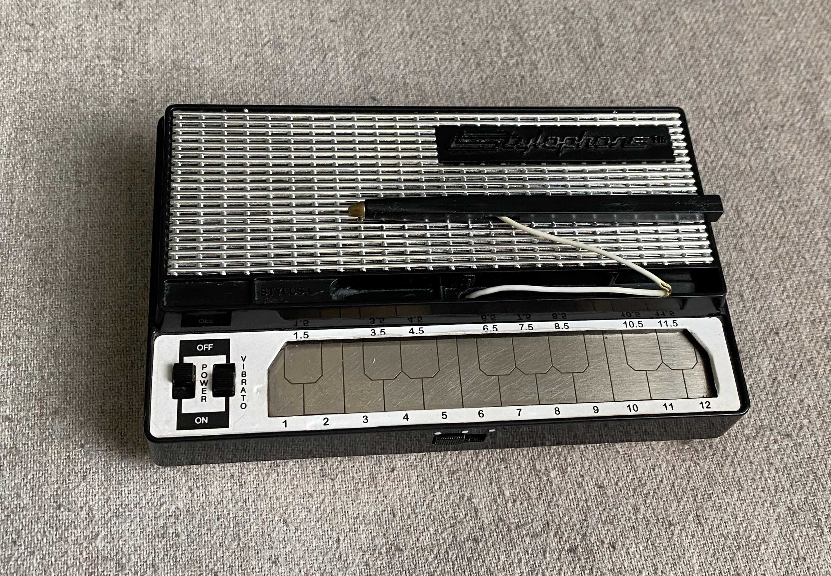 Sintetizator de buzunar Dubreq Stylophone S-1 - model original