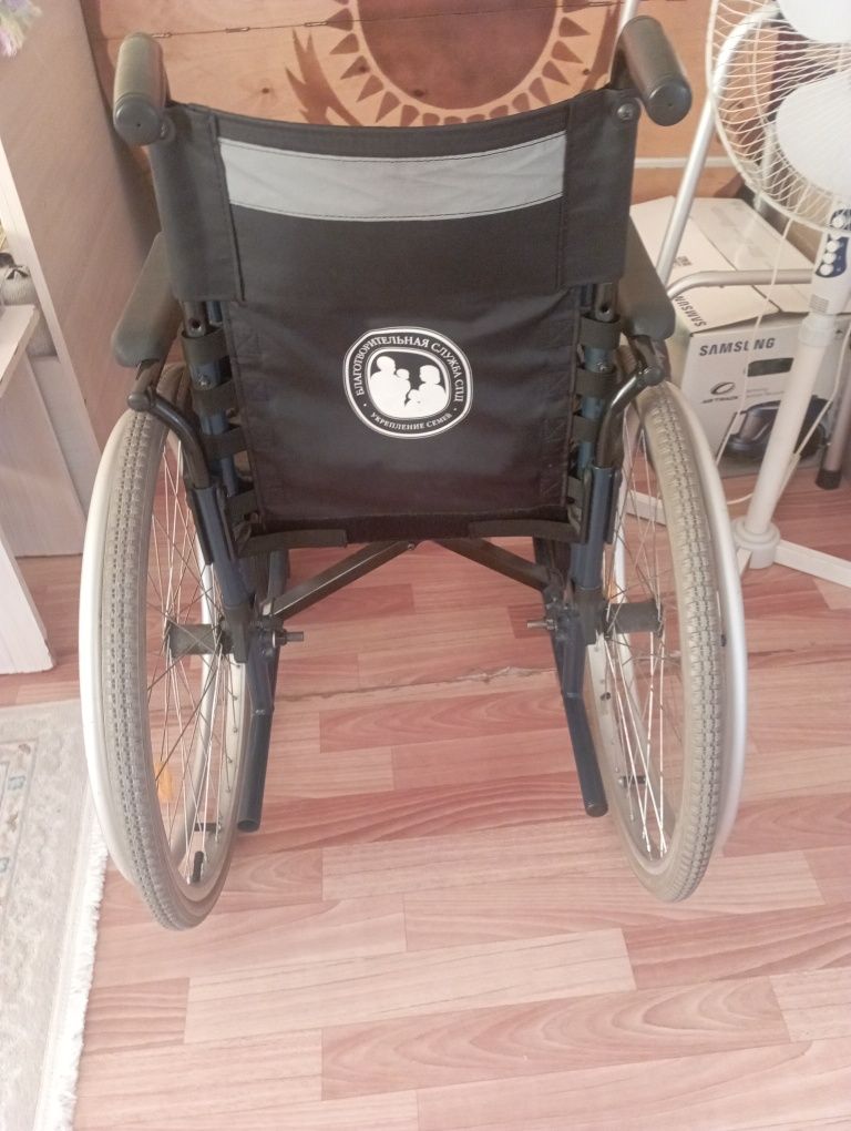Инвалидная коляска, всегда можно договориться)