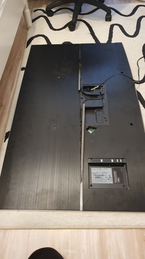 Placa baza, boxe, TV Smart cu ecran curbat pentru piese - Samsung UR55