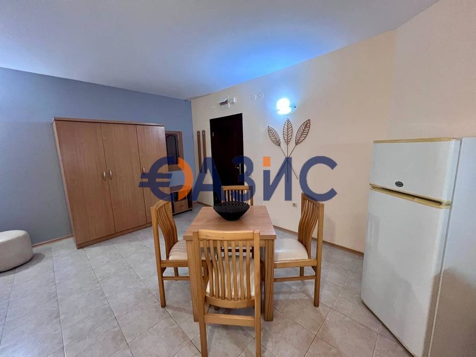 Продава се Двустаен апартамент в к.к. Слънчев бряг - 75 кв.м за 920 €/кв.м - Снимка #14