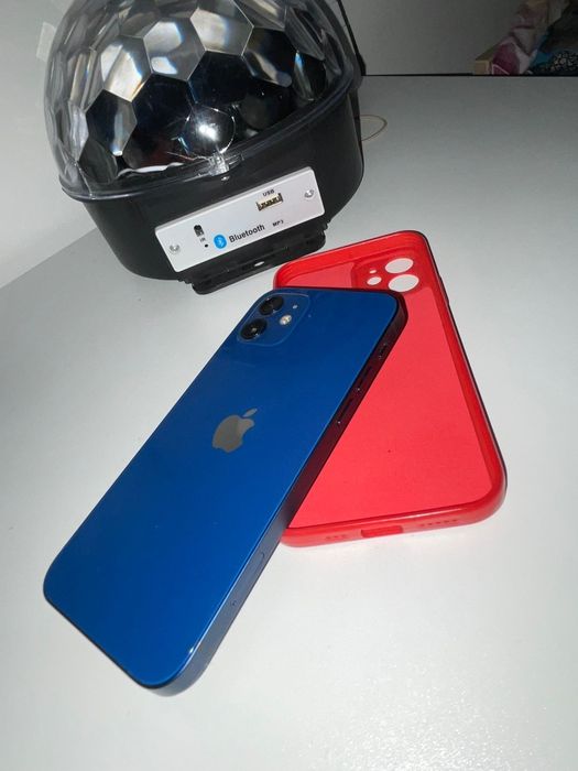 iPhone 12 albastru