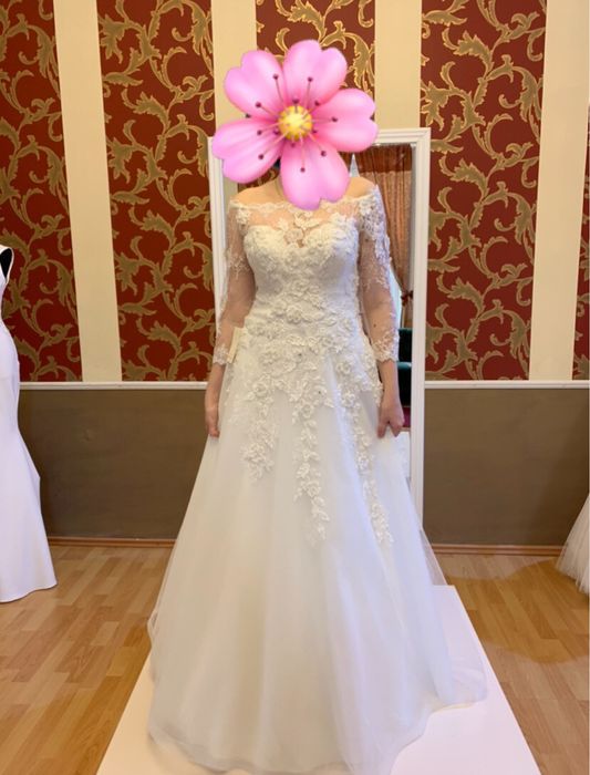Vand rochie mireasa. Pret: 1200 lei, negociabil.