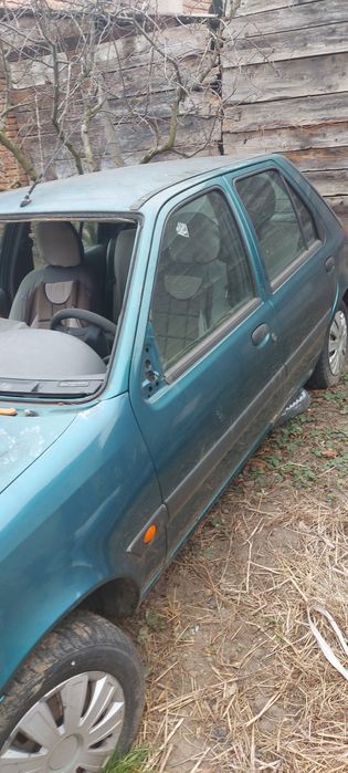 Piese ford fiesta 2001 ,4 uși ,benzină motor 1,3