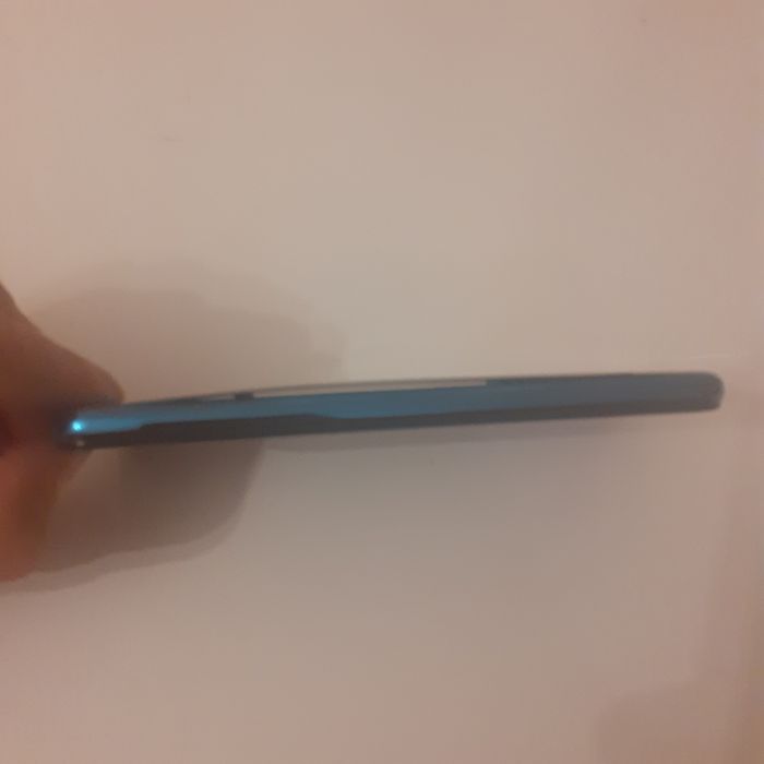 VAND telefonul mobil iHunt S21 Funcționează decât că are display spart