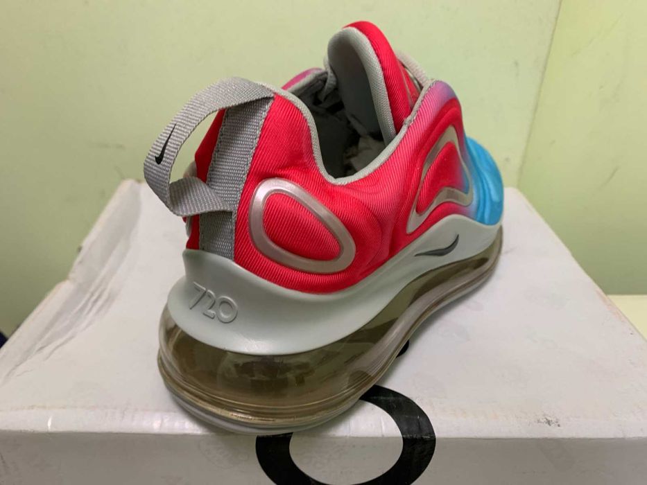 Оригинални дамски дамски маратонки Nike Air Max 720 размер 37