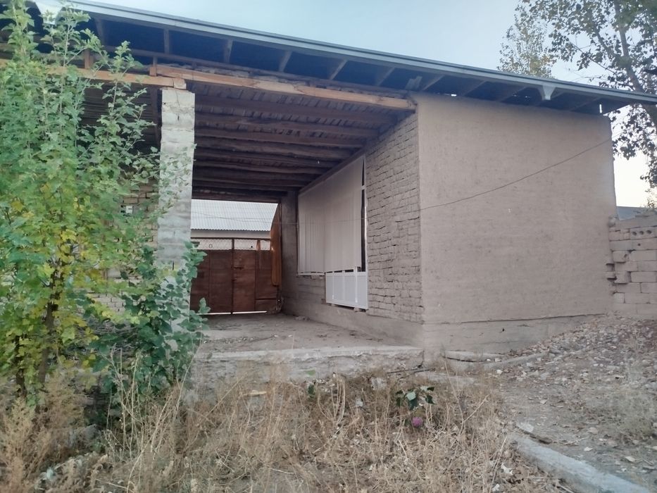 8 sutik yer sotiladi