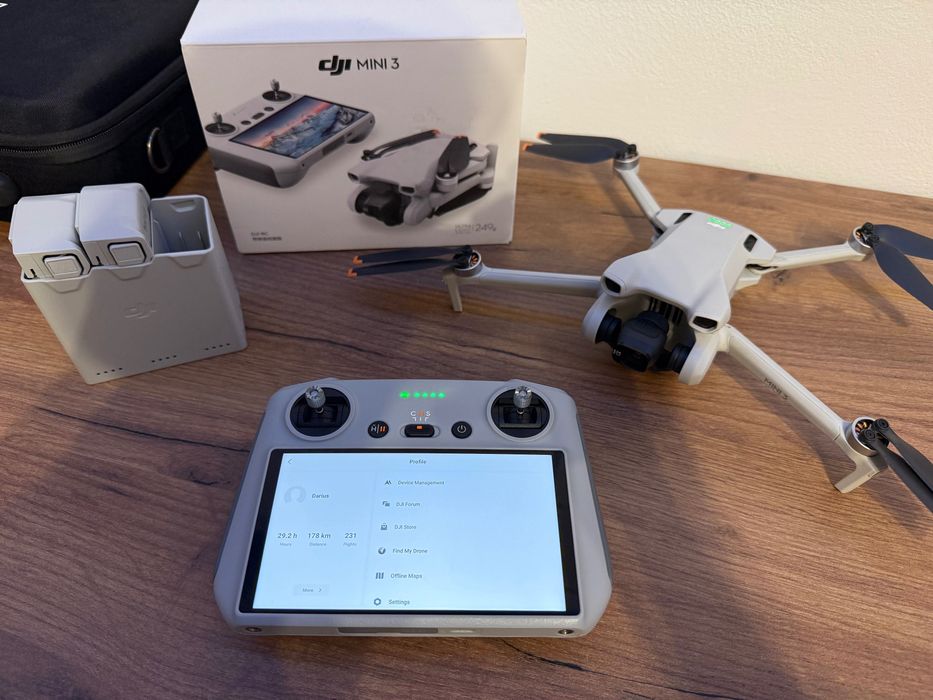 Drona DJI Mini 3 Fly More Combo - DJI RC - Asigurare DJI Care Refresh
