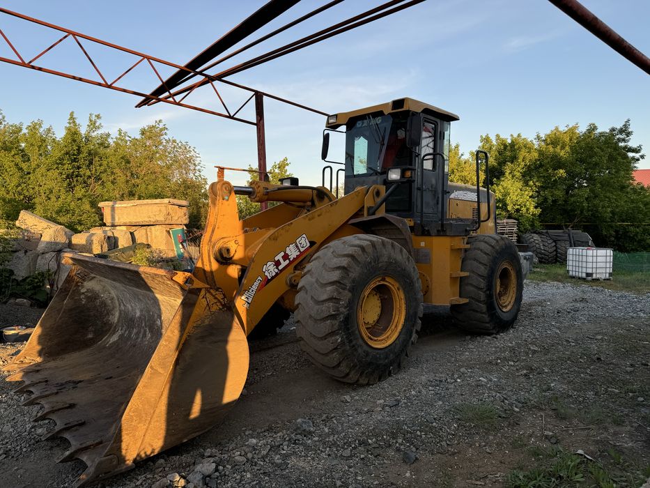 Погрузчик фронтальный