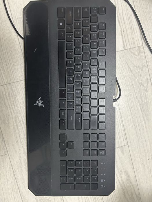 Продам клавиатуру razer