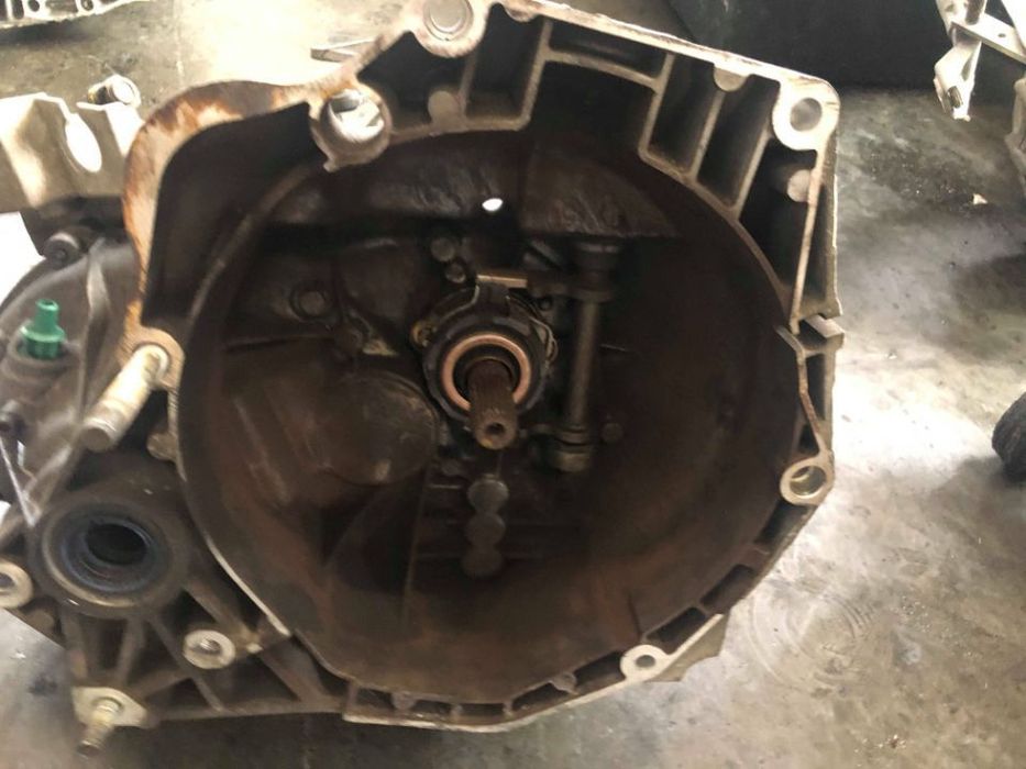cutie viteze manuala  1.3 multijet fiat punto