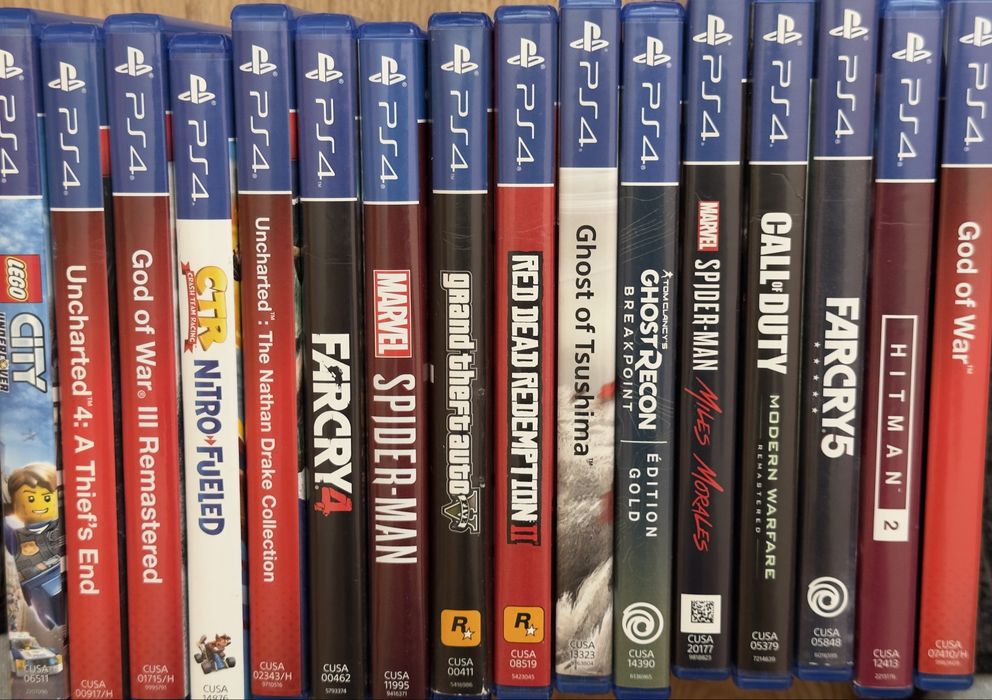Playstation 4 slim с 1 тв и два джойстика и 16 игри