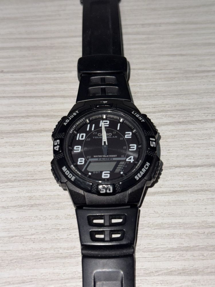 Часовник Casio.