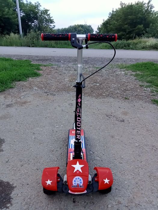 Продам самокат в отличном состоянии.