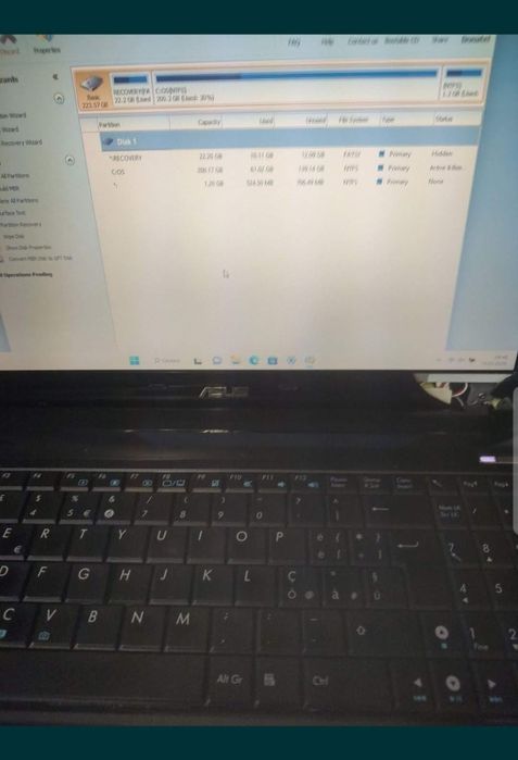 Dezmembrez laptop