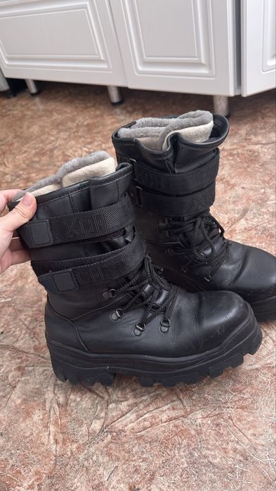 Продается берцы лось.