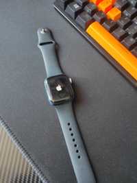 Apple watch 8  .