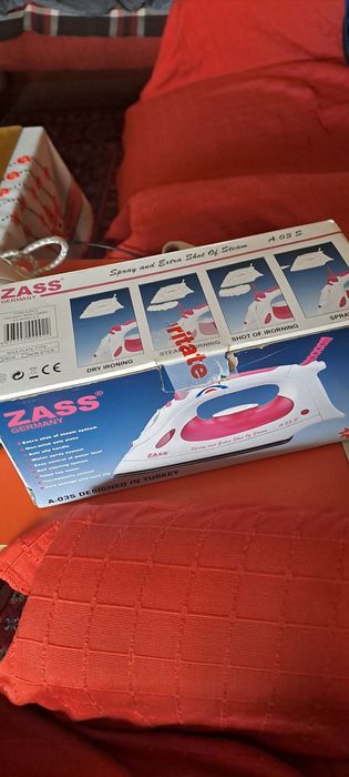 Fier de calcat cu aburi ZASS