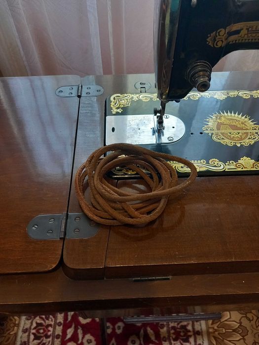 Оригинална шевна машина ТУПИКАЛ