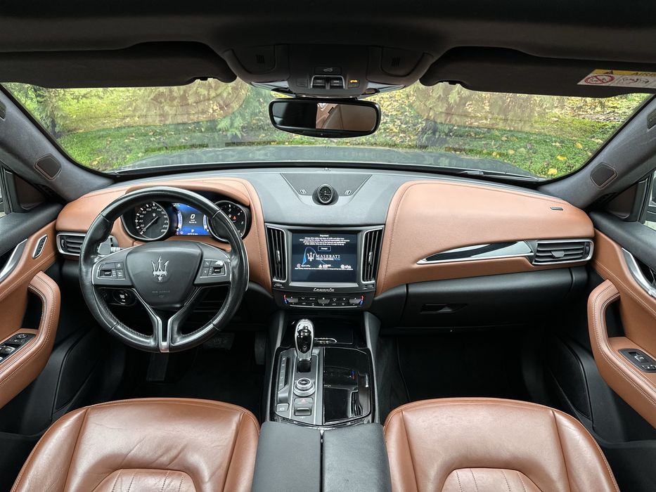 Maserati Levante 2018 3.0d 275cp 4x4 SQ/Panorama/PerneAer/360”/Keyles!
