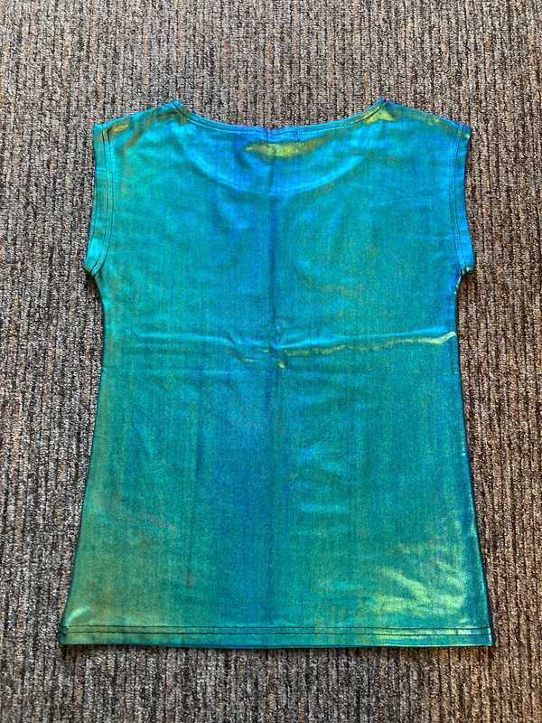 Tricou cameleon In Extenso cu efect lucios, fara maneci - marimea XS