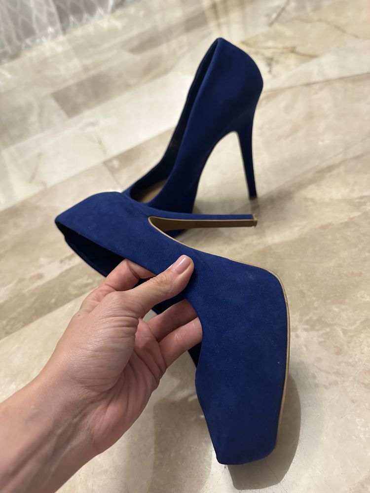 Pantofi albastri Bershka