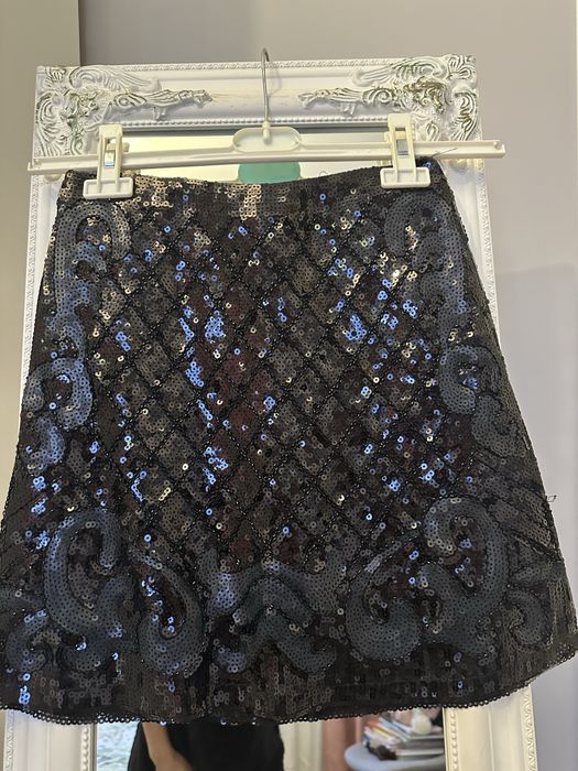 Къса пола от пайети