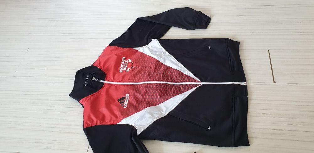 Adidas Chicago Bulls Mens Full Zip Sz L НОВО! ОРИГИНАЛ! Мъжко Горнище!