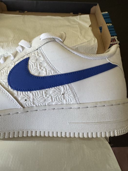 Nike air force.