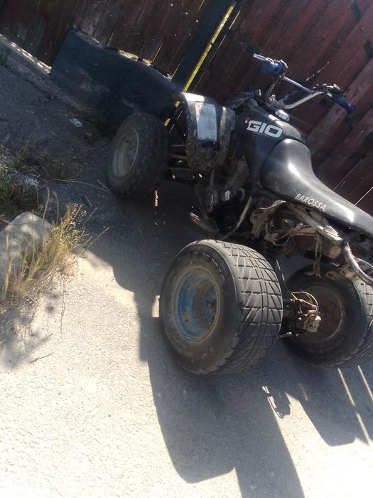 Vînd sau scib cu un ATV de 300 mă dau difereța
