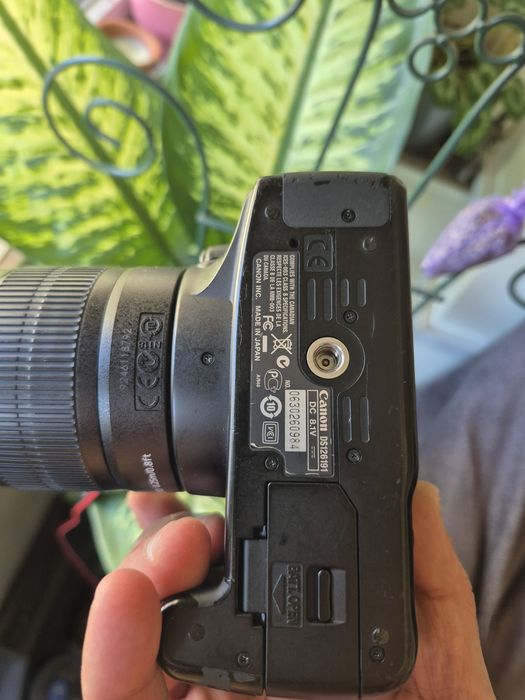 DSLR Canon Eos 1000d cu obiectiv