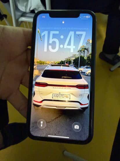 iphone 11. hollati ideal