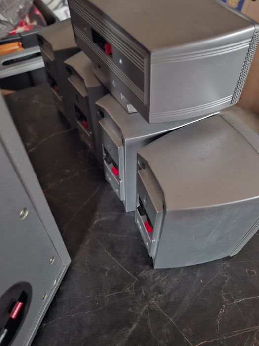 Boxe 5+1  Hiteker  in condiții foarte bune