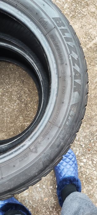 Vând 4 cauciucuri Bridgestone 205 55 R16